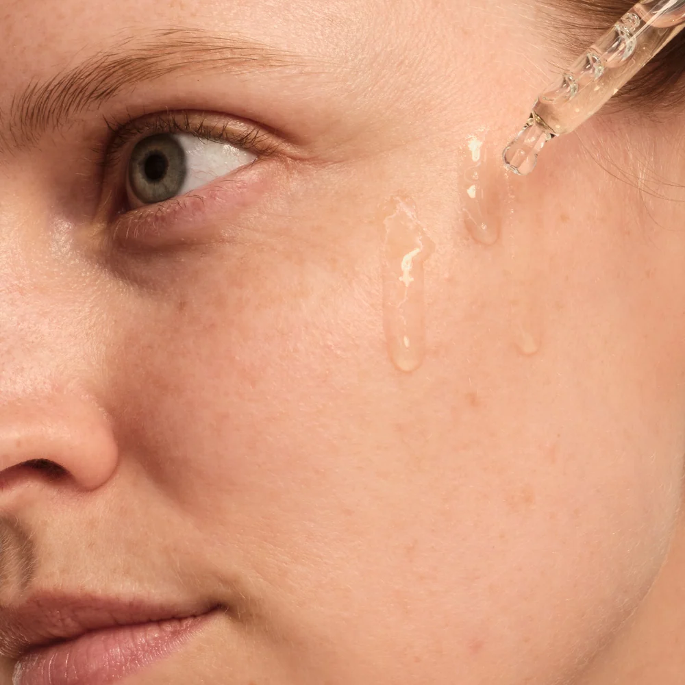 Glättendes Peeling Serum